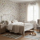 Sommaräng - Gryning – Naturlig tapet med vilda blommor och växter i färgstark design