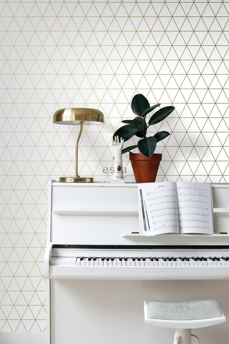 ESTAhome tapet grafiska trianglar - vitt och guld - Hemmavid.se