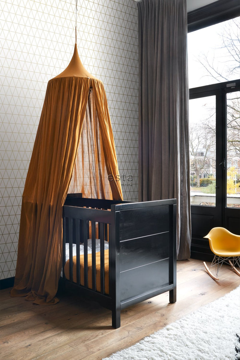 ESTAhome tapet grafiska trianglar - vitt och guld - Hemmavid.se